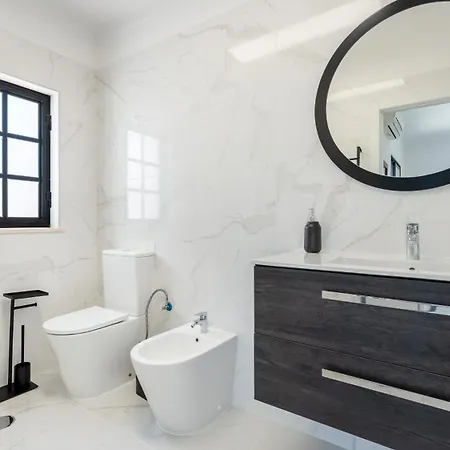公寓 Stylish 3 Bdr Retreat With Pool By Lovelystay