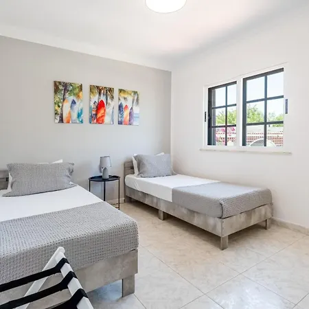 Stylish 3 Bdr Retreat With Pool By Lovelystay 公寓
