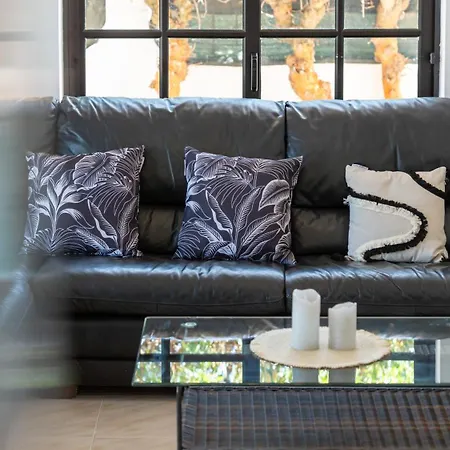Stylish 3 Bdr Retreat With Pool By Lovelystay 公寓 *