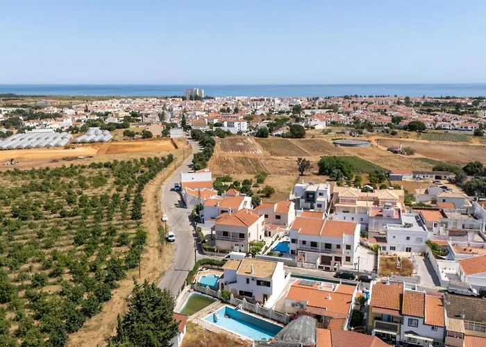 Stylish 3 Bdr Retreat With Pool By Lovelystay Lägenhet *