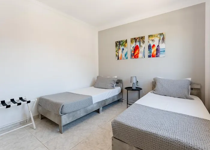 Stylish 3 Bdr Retreat With Pool By Lovelystay *