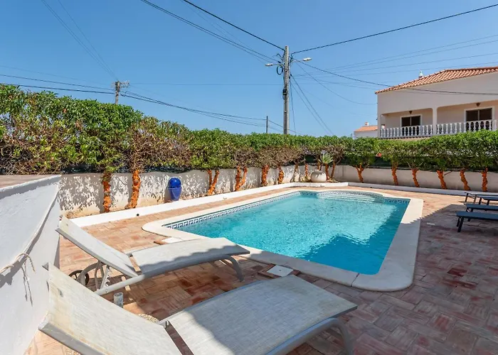 Stylish 3 Bdr Retreat With Pool By Lovelystay Lägenhet Altura