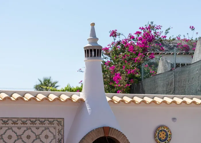 Stylish 3 Bdr Retreat With Pool By Lovelystay Lägenhet Altura