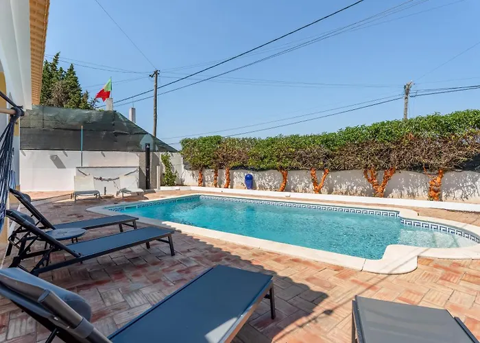 Stylish 3 Bdr Retreat With Pool By Lovelystay Lägenhet *