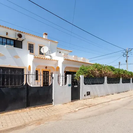 Apartament Stylish 3 Bdr Retreat With Pool By Lovelystay *